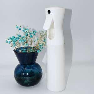Botella de spray de agua con rociador de niebla para mascotas 